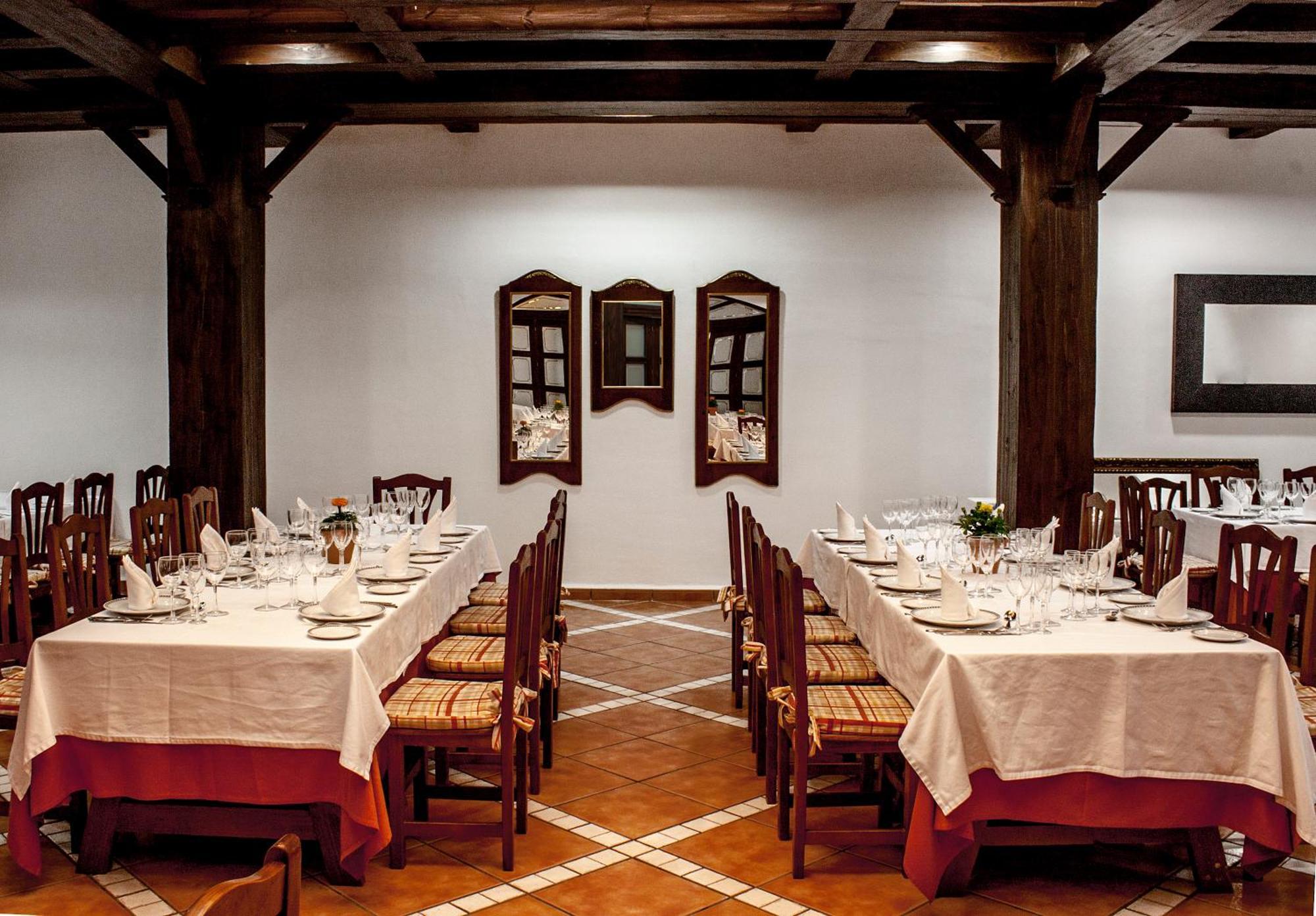Albenzaire Hotel Asador Fuensanta  Exterior photo
